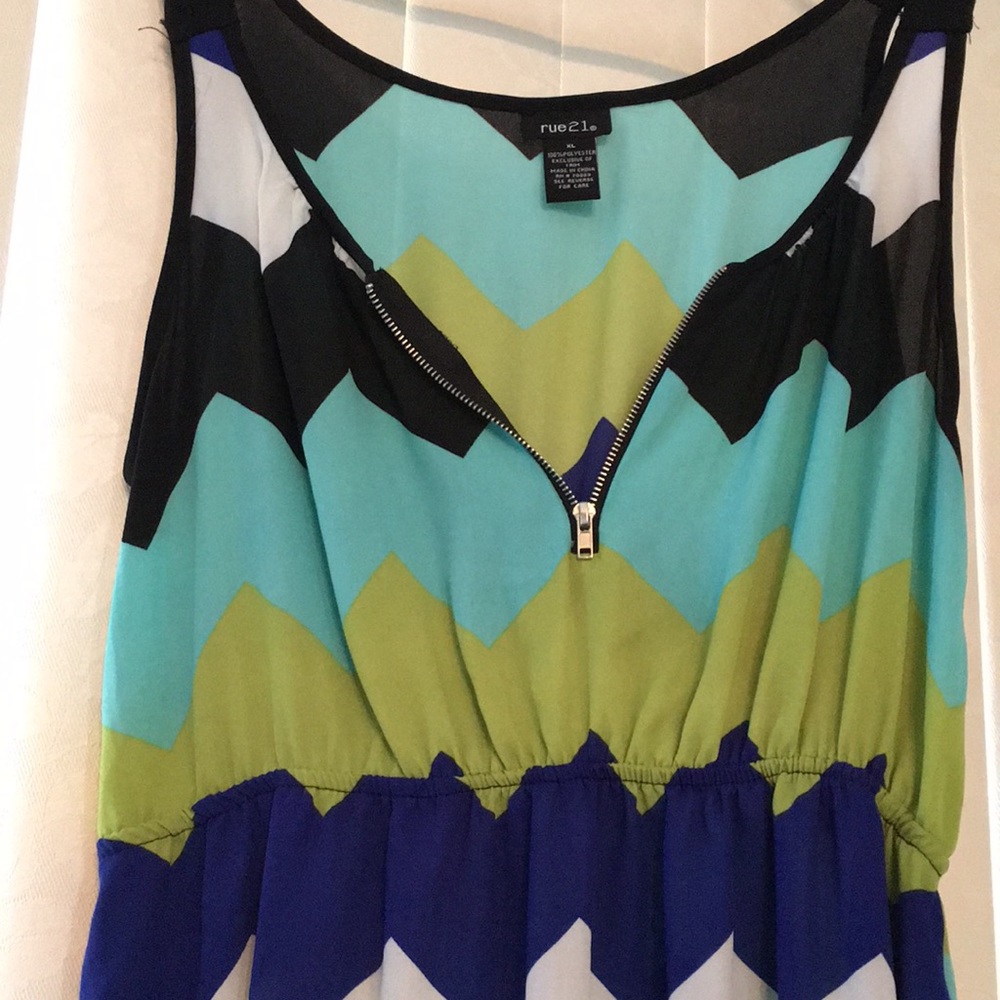 Spring Dress with Pattern - Picture 2 of 4